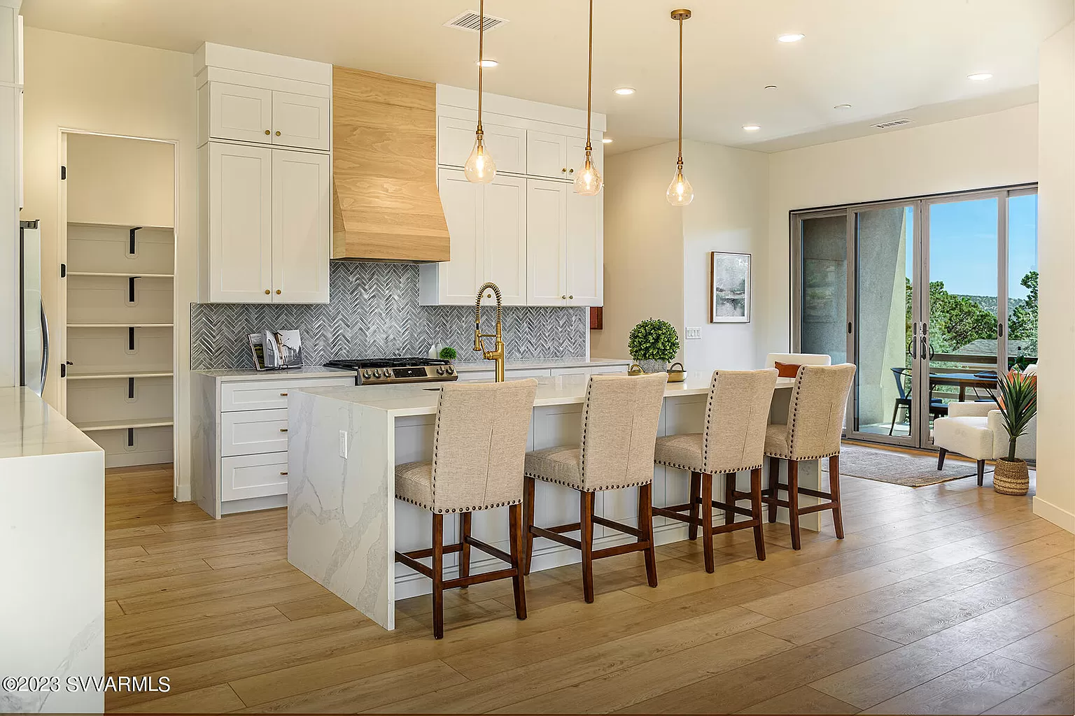 Uptown White Cabinets 7